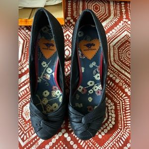 Rocket Dog Black Oriental Thai Silk Heels